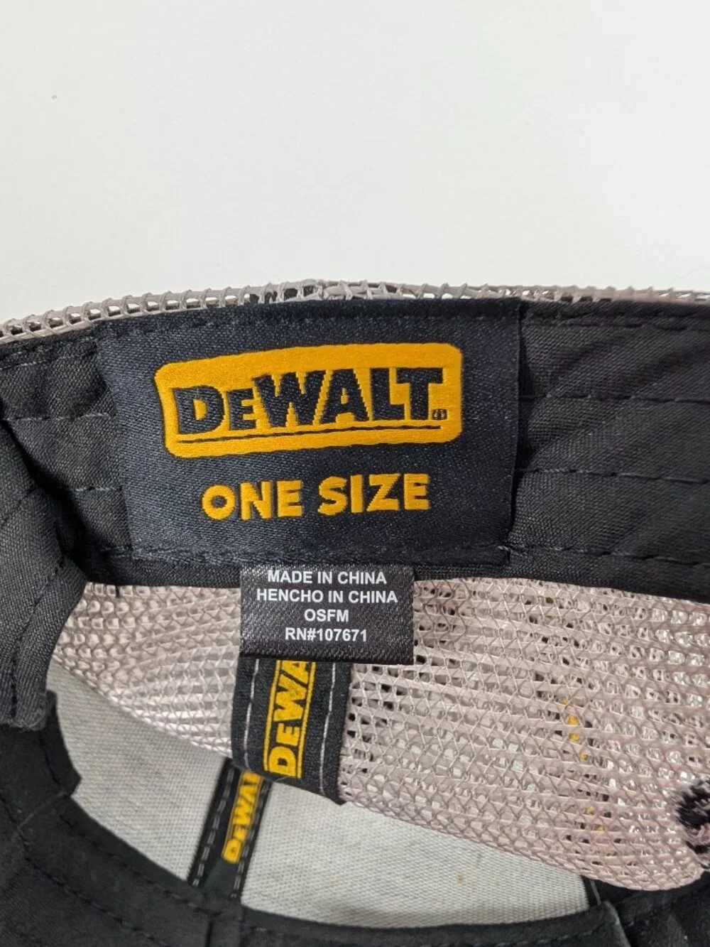 Dewalt snapback trucker